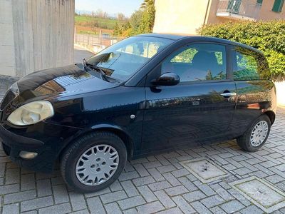 Usata Lancia Ypsilon 70 CV (51 kW) 2005 Nero Utilitaria