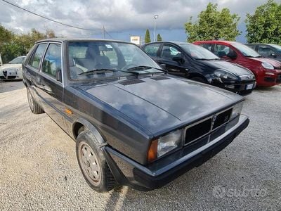 Usata Lancia Delta 78 CV (57 kW) 1985 Grigio Utilitaria
