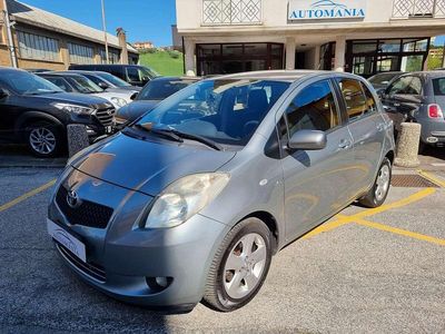 Usata Toyota Yaris Sol 90 CV (66 kW) 2008 Argento Utilitaria