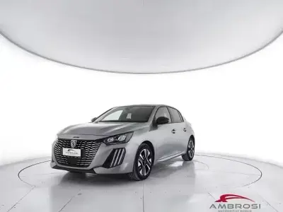 Usata Peugeot 208 Allure 101 CV (74 kW) 2025 Grigio Utilitaria
