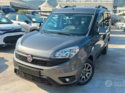 Usata Fiat Doblò Trekking 120 CV (88 kW) 2018 Grigio Monovolume