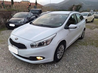 Usata Kia Ceed Sportswagon 90 CV (66 kW) 2015 Bianco Station wagon