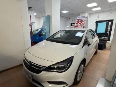 Usata Opel Astra 105 CV (77 kW) 2017 Bianco Station wagon