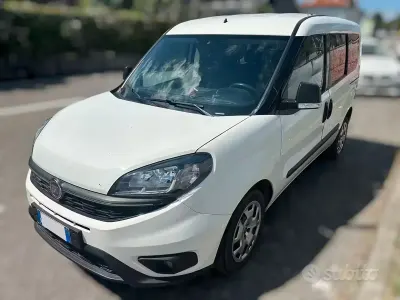 Usata Fiat Doblò 120 CV (88 kW) 2020 Bianco Monovolume