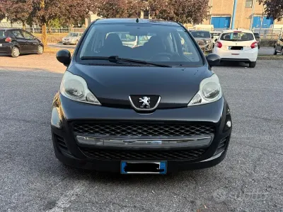 Usata Peugeot 107 68 CV (50 kW) 2010 Nero Utilitaria