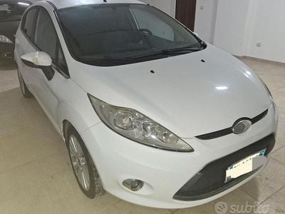 Occasion Ford Fiesta Titanium 97 ch (71 kW) 2009 Blanc Berline