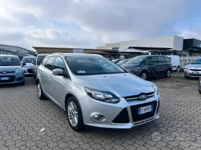 Usata Ford Focus Individual 125 CV (91 kW) 2014 Grigio Station wagon