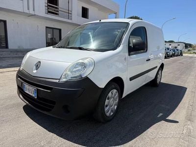 Usado Renault Kangoo 90 CV (66 kW) 2013 Blanco Monovolumen