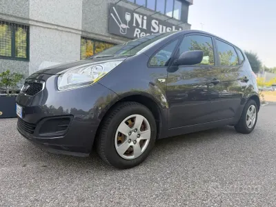 Usata Kia Venga 90 CV (66 kW) 2012 Grigio Utilitaria