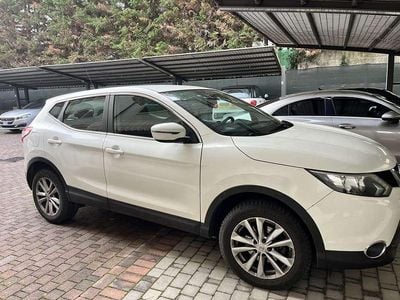 Usata Nissan Qashqai Acenta 110 CV (80 kW) 2016 Bianco SUV