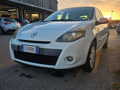 Bianco Usata 2011 Renault Clio II Luxe Berlina | 3500 € (Buon prezzo)