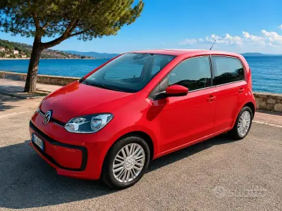 Usata VW up! move up! 60 CV (44 kW) 2020 Rosso Utilitaria