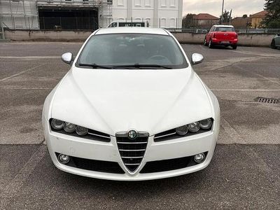 Bianco Usata 2011 Alfa Romeo 159 Station wagon | 3000 € (Buon prezzo)