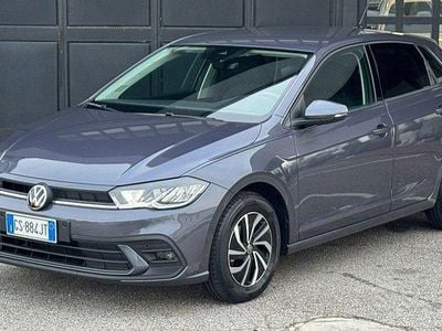 Usata VW Polo Life 80 CV (58 kW) 2023 Grigio Utilitaria