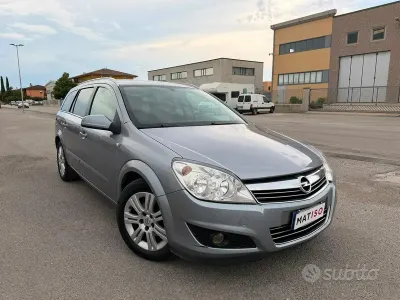 Usata Opel Astra Cosmo 101 CV (74 kW) 2007 Grigio Station wagon