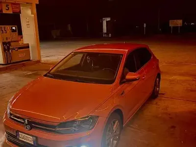 Usata VW Polo R-line 95 CV (69 kW) 2021 Arancione Utilitaria