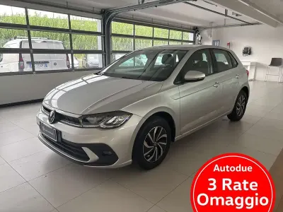 Begagnad VW Polo Life 95 HK (69 kW) 2023 Silver Sedan