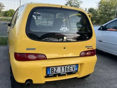 Usata Fiat 600 68 CV (50 kW) 2003 Giallo Berlina