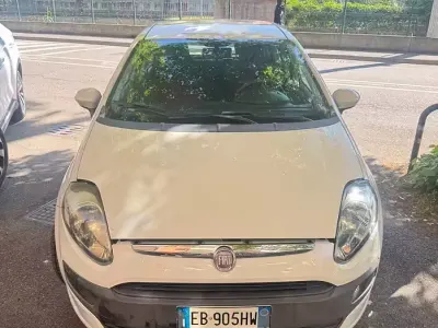 Usata Fiat Punto Evo Dynamic 95 CV (69 kW) 2013 Bianco Utilitaria