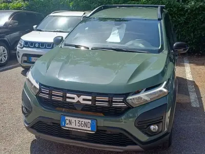 Usata Dacia Jogger Extreme 101 CV (74 kW) 2023 Verde Monovolume