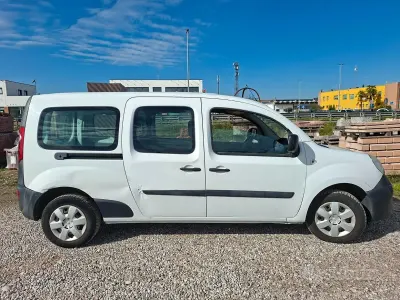 Usata Renault Kangoo 82 CV (60 kW) 2011 Monovolume