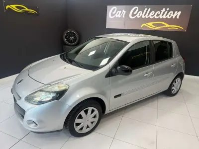 Usata Renault Clio III 75 CV (55 kW) 2010 Argento Berlina