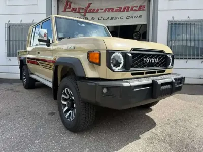 Neu Toyota Land Cruiser 204 PS (150 kW) 2026 Beige SUV