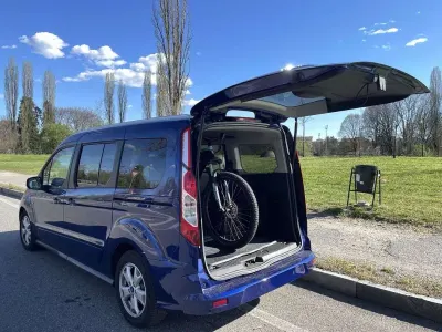 Begagnad Ford Tourneo Connect Titanium 120 HK (88 kW) 2016 Blå Minibuss