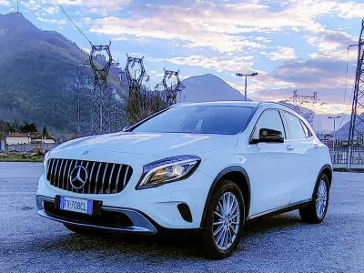 Käytetty Mercedes GLA200 156 HP (114 kW) 2016 Valkoinen Katumaasturi
