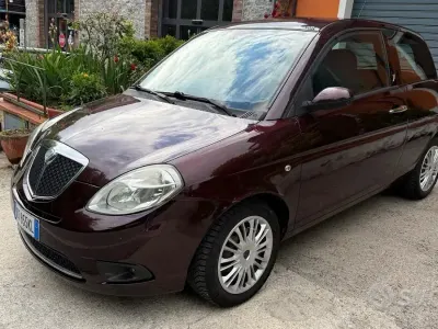 Usata Lancia Ypsilon 75 CV (55 kW) 2009 Grigio Utilitaria
