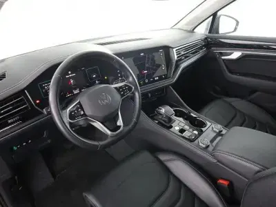 Usata VW Touareg Elegance 231 CV (169 kW) 2024 Grigio SUV