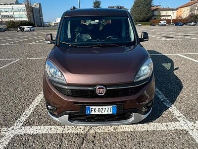 Usata Fiat Doblò Trekking 120 CV (88 kW) 2017 Marrone Monovolume