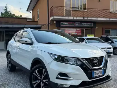 Usado Nissan Qashqai N-Connecta 131 CV (96 kW) 2017 Blanco SUV