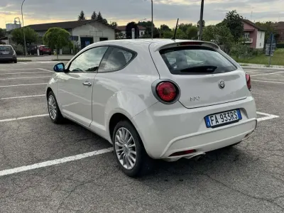 Begagnad Alfa Romeo MiTo Distinctive 84 HK (61 kW) 2015 Halvkombi
