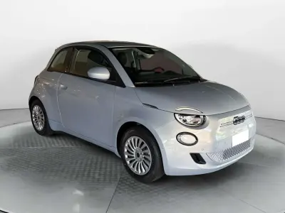 Nuova Fiat 500e Icon 69 kW (95 CV) 2026 Blu/azzurro Berlina
