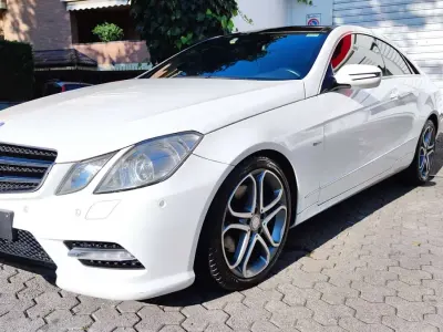 Usata Mercedes E350 AMG 231 CV (169 kW) 2009 Bianco Coupé
