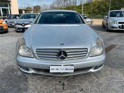 Begagnad Mercedes CLS320 224 HK (164 kW) 2006 Grå Sedan