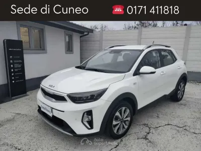 Usata Kia Stonic Urban 99 CV (72 kW) 2022 Bianco SUV