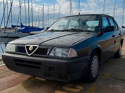 Usado Alfa Romeo 33 90 CV (66 kW) 1990 Gris Berlina