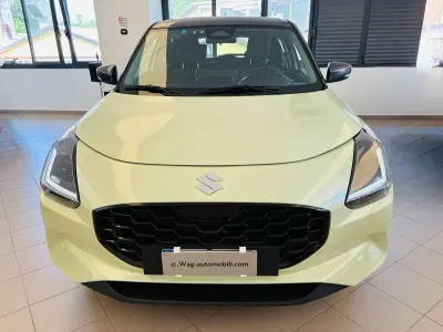 Usata Suzuki Swift 83 CV (61 kW) 2024 Verde hawaii tetto nero metal Utilitaria