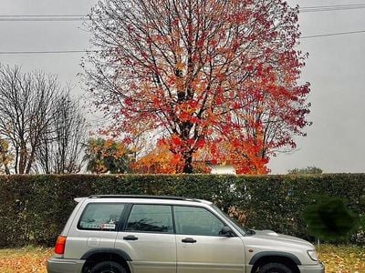 Usata Subaru Forester 170 CV (125 kW) 1999 Grigio SUV