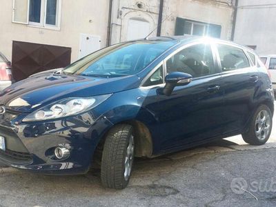 Usata Ford Fiesta 80 CV (58 kW) 2012 Blu/azzurro Utilitaria