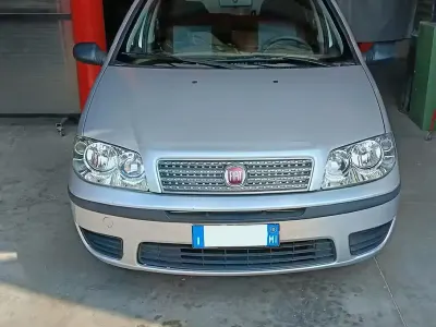 Usata Fiat Punto Active 60 CV (44 kW) 2010 Grigio Utilitaria