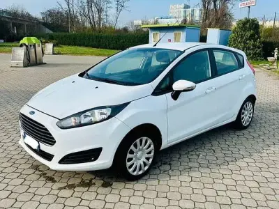 Usata Ford Fiesta Titanium 75 CV (55 kW) 2015 Bianco Utilitaria