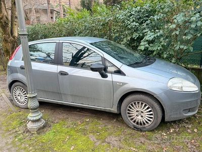 Usata Fiat Grande Punto Active 65 CV (47 kW) 2006 Grigio Utilitaria