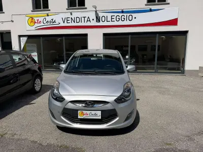 Usata Hyundai ix20 Comfort 90 CV (66 kW) 2013 Argento Utilitaria