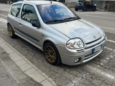 Usata Renault Clio R.S. 169 CV (124 kW) 2000 Grigio Berlina