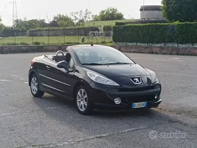 Usata Peugeot 207 CC 120 CV (88 kW) 2007 Nero Cabrio