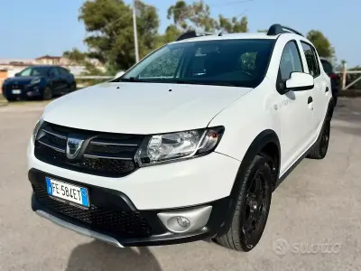 Usata Dacia Sandero Stepway 90 CV (66 kW) 2016 Bianco Berlina