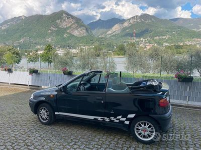 Usata Fiat Punto Cabriolet 80 CV (58 kW) 1999 Nero Cabrio